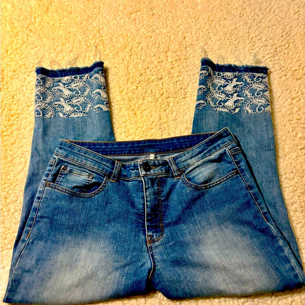 Midrise Crop Raw Hem Size 10 Stretch Jean